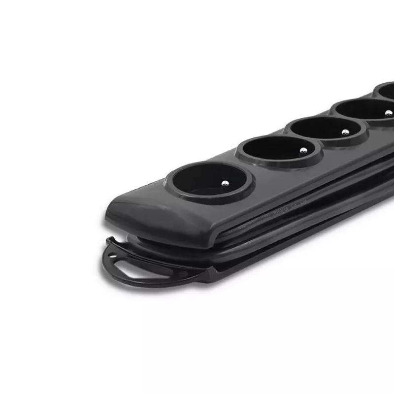 Proteção contra sobretensões Qoltec 50171 preto 7 tomadas AC 230V 1,5m