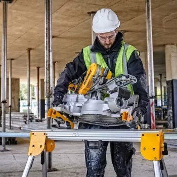 Suporte para serra de corte e esquadria DeWalt DE7033 — suporte de alumínio dobrável, 4 pernas, extensível até 2,5 m, capacidade de carga 227 kg, 16 kg