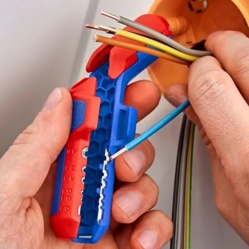 Ferramenta de descarnar Knipex ErgoStrip PV 16 95 03 para cabos PV, batente ajustável, punho ergonómico