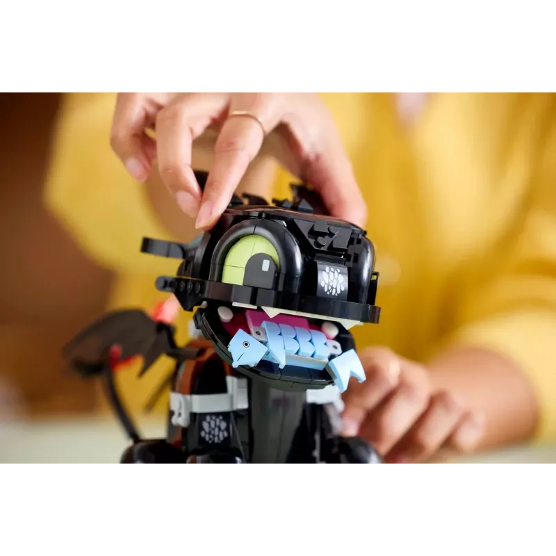 LEGO ICONS 10375 Como Treinar o Teu Dragão: Banguela