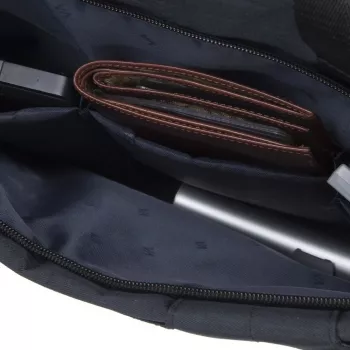 Bolsa de tiracolo Rivacase Biscayne 39,6 cm (15,6 polegadas) Preto