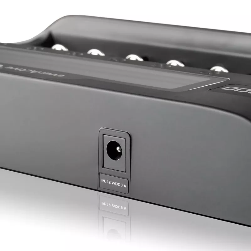 Carregador de baterias everActive UC-800 AC 12V 3A — para LiFePO4/LiPo/NiMH, suporta AA/AAA/9V, até 10 baterias, entrada 12 V, visor integrado, preto