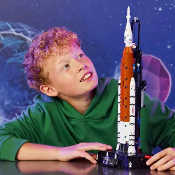 LEGO TECHNIC 42221 Foguetão do sistema de lançamento espacial NASA Artemis