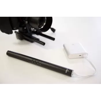 Microfone direcional digital para câmaras RØDE NTG-4+ — supercardioide, 20–20000 Hz, -32 dB, 200 Ω, Mini-XLR, alimentado por pilha, 22×278 mm, 176 g, preto