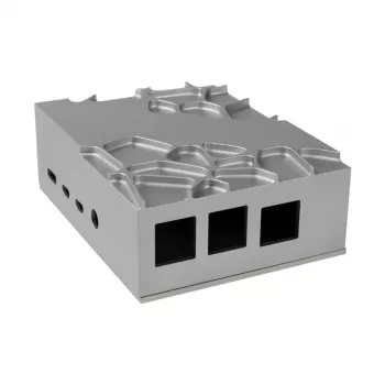 Caixa de alumínio Akasa para Raspberry Pi 4B com kit térmico - prateado (A-RA09-M1S)