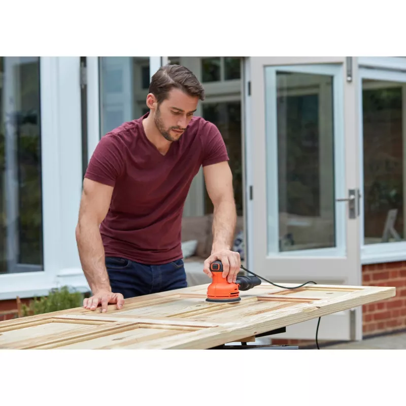 Black & Decker BEW210 lixadeira orbital 14000 rpm preto, laranja