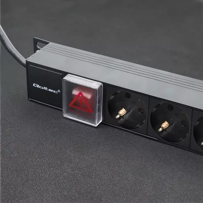 PDU de alumínio Qoltec para RACK | 16A | 16 x Schuko | vertical | 1,8 m