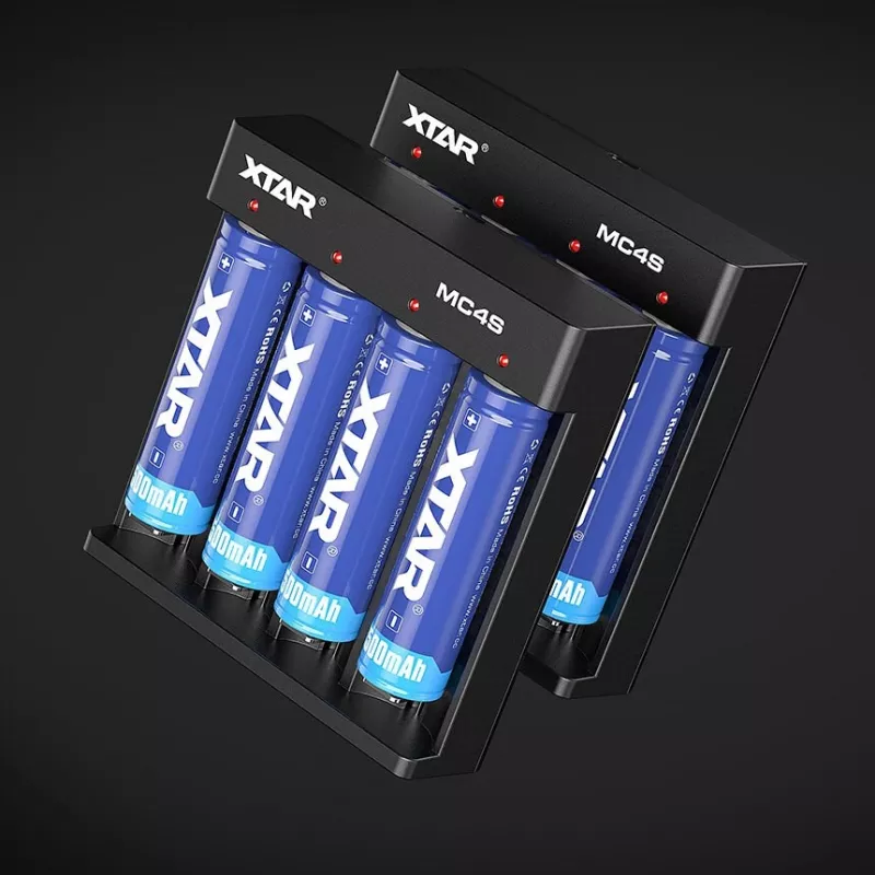 Carregador de baterias XTAR MC4S para baterias cilíndricas Li-ion 18650 / NiMH