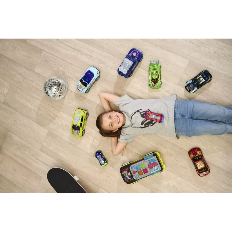 Carro Dickie Toys Mercedes-Benz E-Class Beat Spinner azul 3 pilhas AA