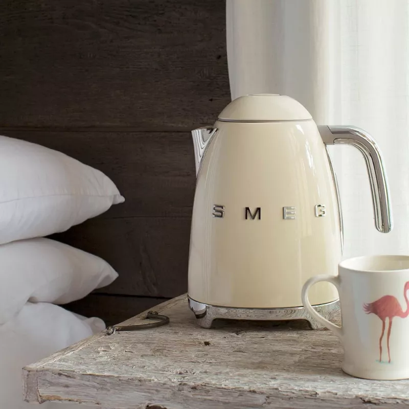 Chaleira Smeg 1.7L 2400W Cream