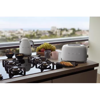 Chaleira elétrica Smeg 50style Branco mate Klf03whmeu