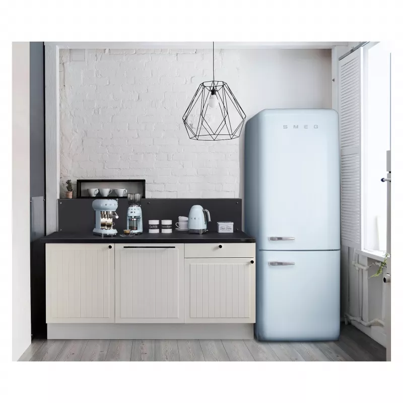 Chaleira SMEG 50s Style KLF04PBEU, azul pastel