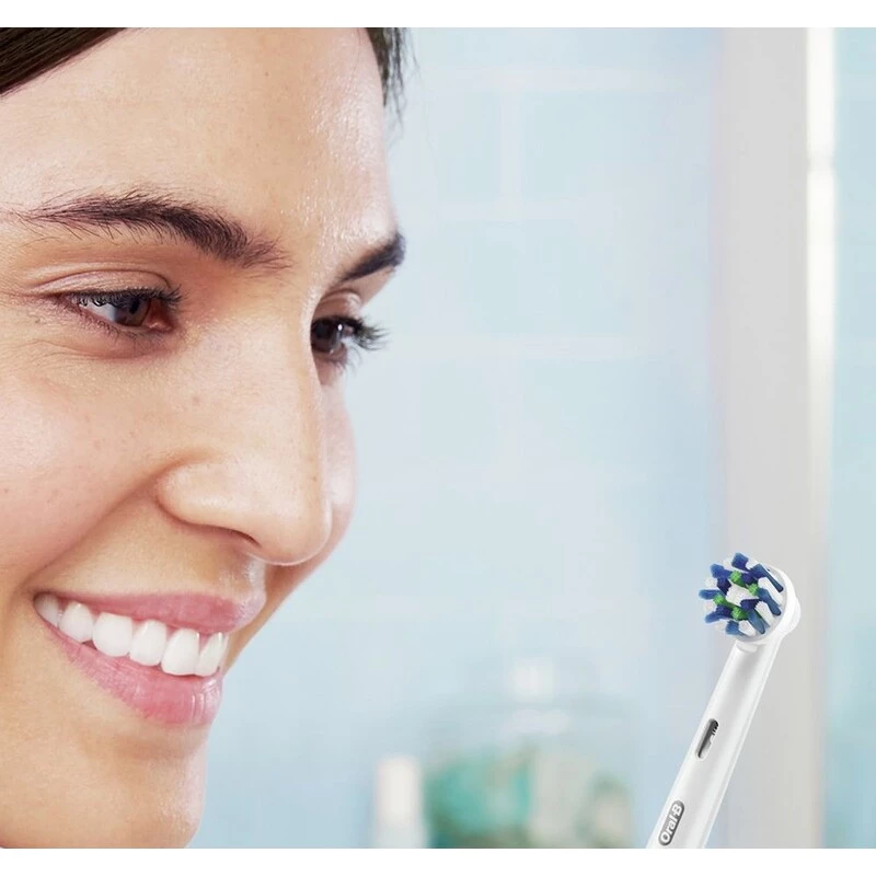 Escova de dentes Oral-B PRO Series 1 para adulto com tecnologia de rotação-oscilação preta