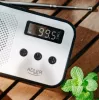 Adler AD 1907 rádio digital PLL, AM/FM, 40 estações pré-definidas, alarme com soneca, USB-C, bateria recarregável integrada, ficha de 3,5 mm, branco/preto