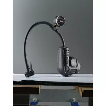 Ferramenta multifunções oscilante Black & Decker MT218K-QW preto, laranja 8500 OPM