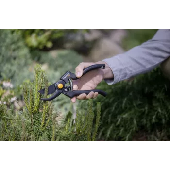 Tesoura de poda Fiskars 111960 Bypass preta