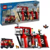 Brinquedo de construção LEGO City Quartel dos Bombeiros com veículo de escada giratória 60414 — 843 peças, 5 minifiguras, 220×320×140 mm