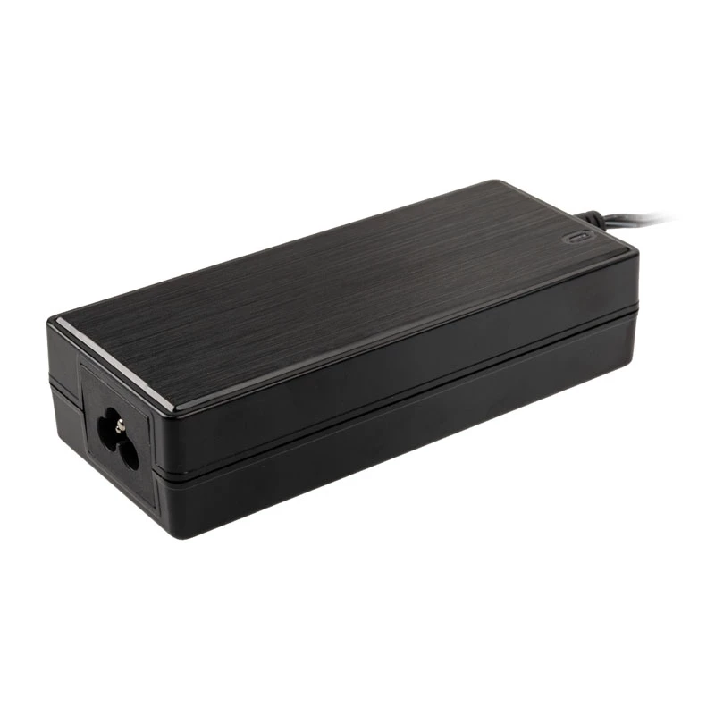 Fonte de alimentação Akasa para Intel NUC / sistemas Mini-ITX - 90 Watt