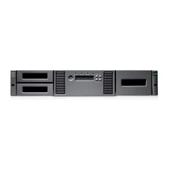 Autoloader e biblioteca de armazenamento HPE MSL2024 1x unidade LTO-8 SAS 15x cassetes 30TB