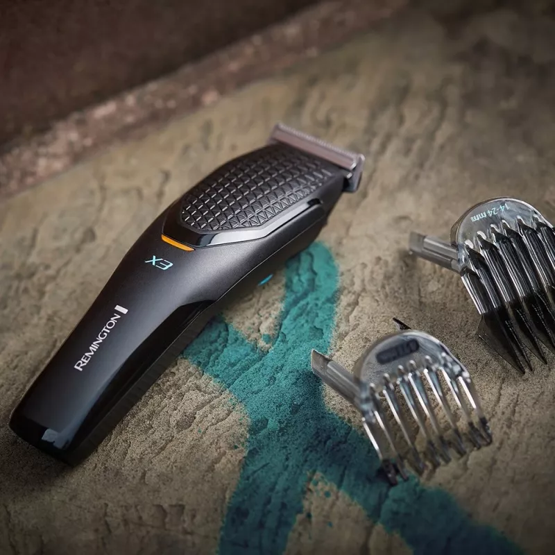 Máquina de cortar cabelo Remington Power-X HC3000, preta