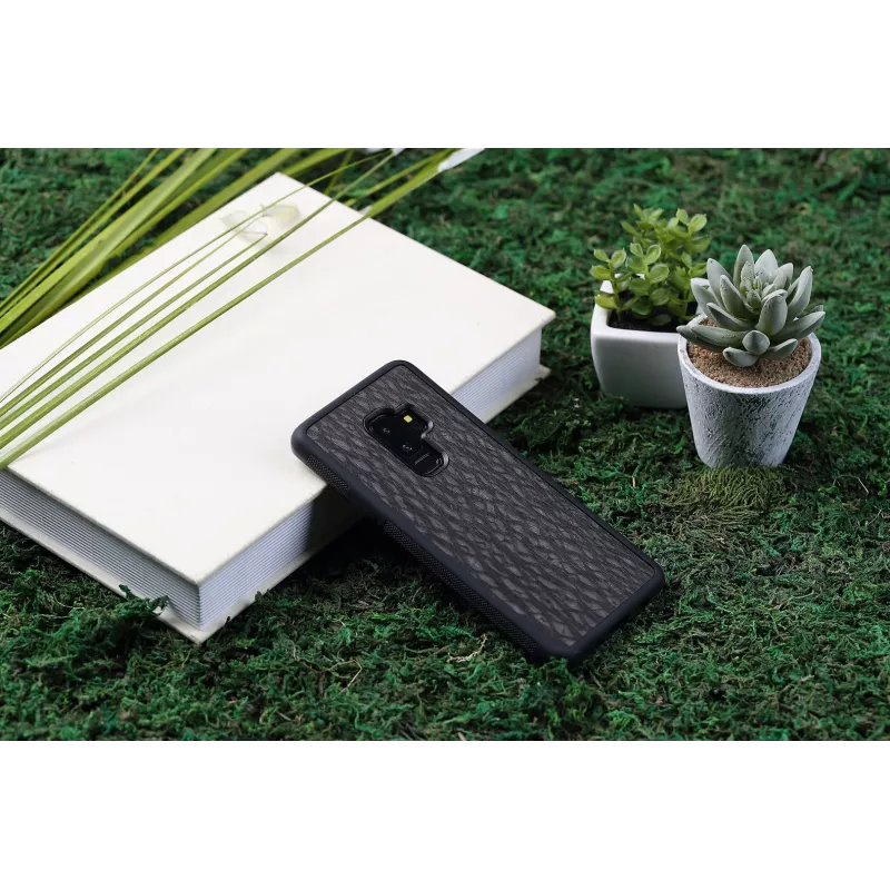 Capa para smartphone Man and Wood para Galaxy S9 Plus — carbono preto
