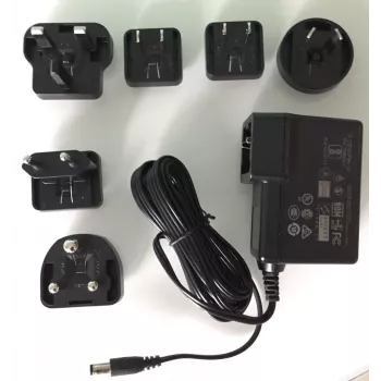 Fonte de alimentação Evoko ENX1014 100–240V 50–60Hz para dispositivos portáteis
