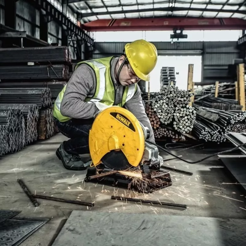 Serra de corte de mesa DeWALT D28730-QS 4000 rpm