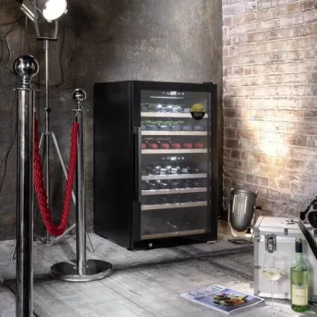 Caso | Smart Wine Cooler | WineExclusive 66 | Classe de eficiência energética G | Vitrina | Instalação livre | Capacidade de garrafas garrafas | Tipo de refrigeração tecnologia de compressor | Preto