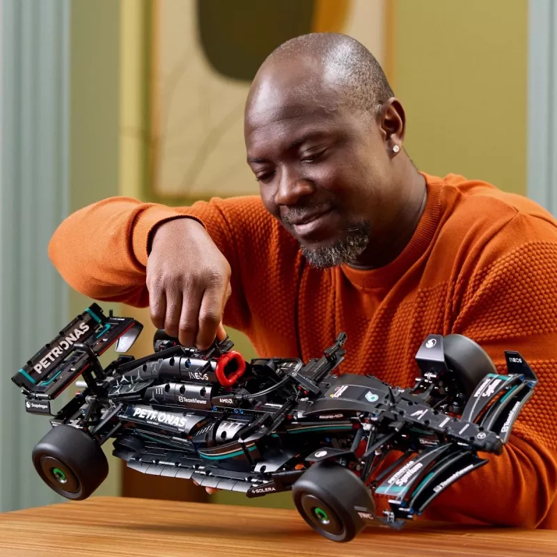 LEGO Technic 42171 Mercedes-AMG F1 W14 E Performance, escala 1:8, 1642 peças, 18+