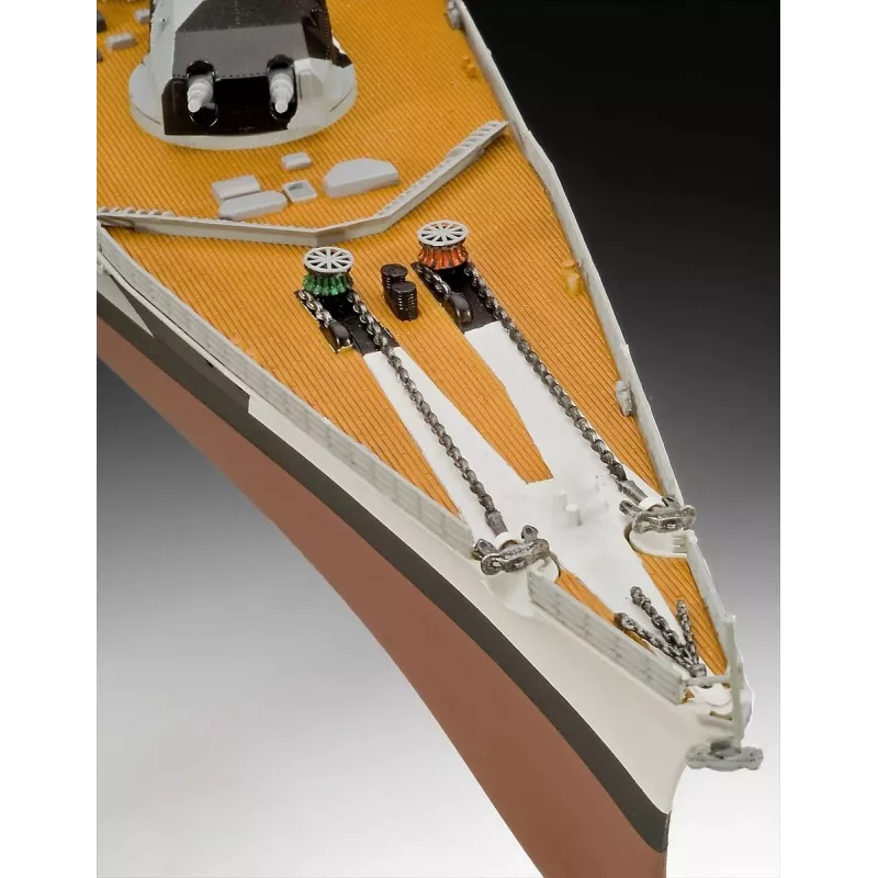 Maquete plástica de navio REVELL Tirpitz escala 1:350
