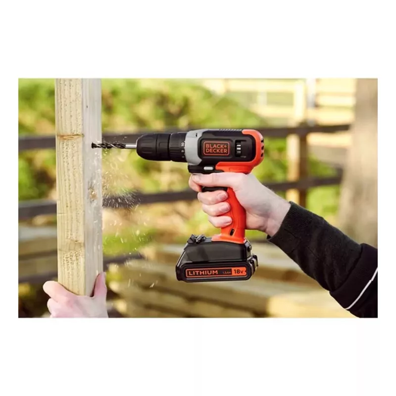 BLACK & DECKER | Berbequim aparafusador com bateria | BCD001C2-QW | 18 V | 2x1,5 Ah | Lítio