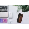 Capa para smartphone Man and Wood para Samsung Galaxy S10 — ébano preto, parte traseira protetora em madeira e para-choques