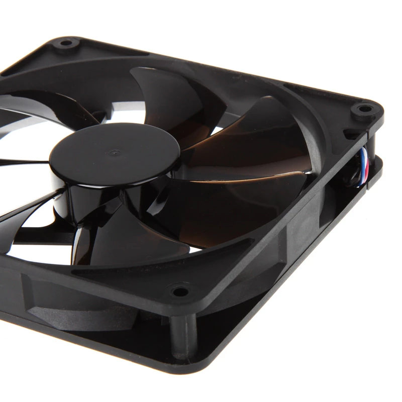 Ventoinha para caixa Noiseblocker NB-BlackSilent Pro 140mm - preta