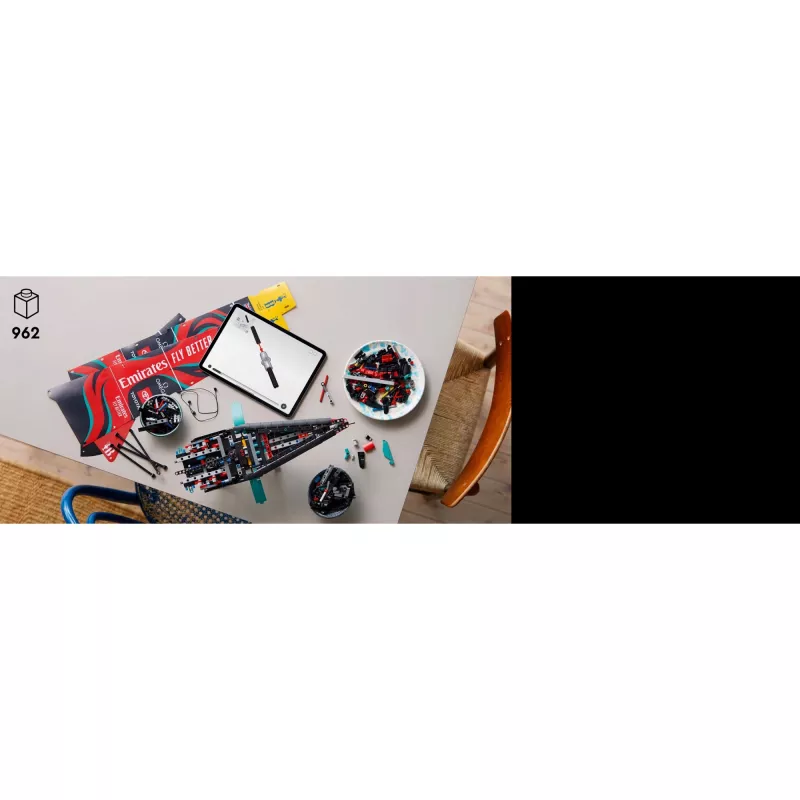LEGO TECHNIC 42174 Emirates Team New Zealand AC75 Iate