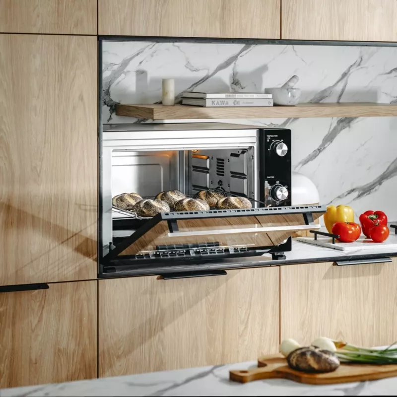 Forno elétrico Adler AD 6028 — 60 l, 2000 W, de instalação livre, botões rotativos, rotisserie, máx. 230 °C, preto