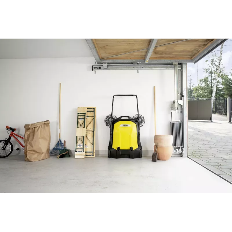 Vassoura mecânica Kärcher S 6 Twin preta, amarela