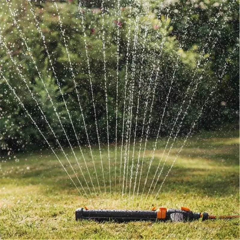 Aspersor de água oscilante Fiskars 1027028 preto, laranja