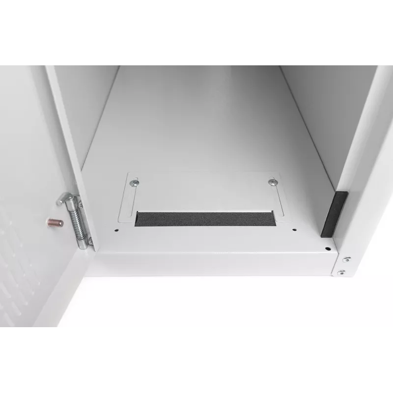 Caixa de computador Digitus com porta de vidro, com rodas, com fechadura, com ranhuras de ventilação