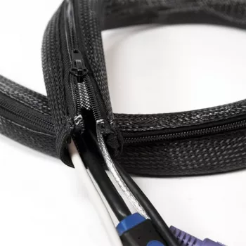 Tubo para cabos LogiLink com fecho de correr, 2,0 m, cinzento em poliéster, resistente à abrasão, à tração e à deformação, resistente ao choque, - 1 unid. (KAB0074)