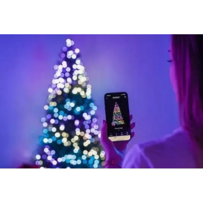 Árvore de Natal pré-iluminada Twinkly Regal Tree 1,50 m – 270 LEDs RGB, Wi‑Fi e Bluetooth, IP20, 36 W, cabo verde