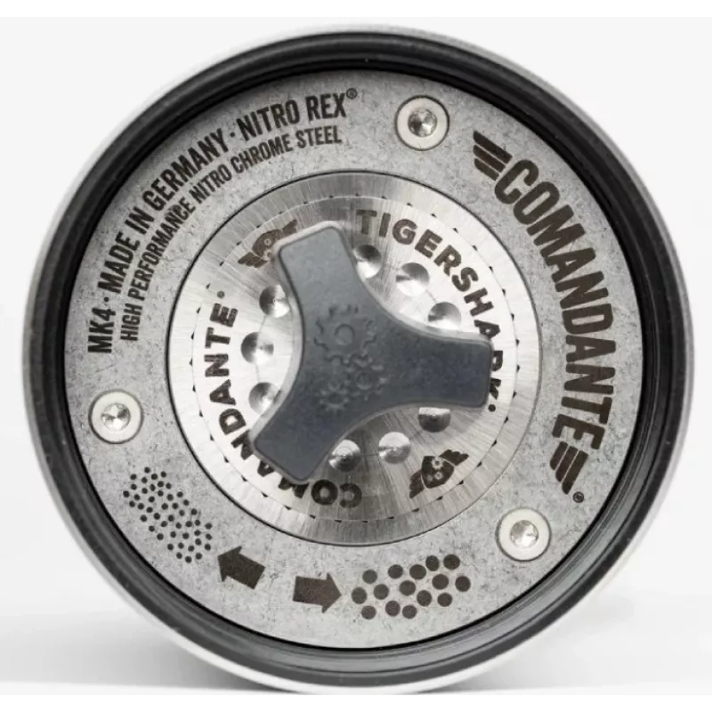 Moinho de café manual Comandante C40 MK4 Lab Series Tigershark Stone Washed