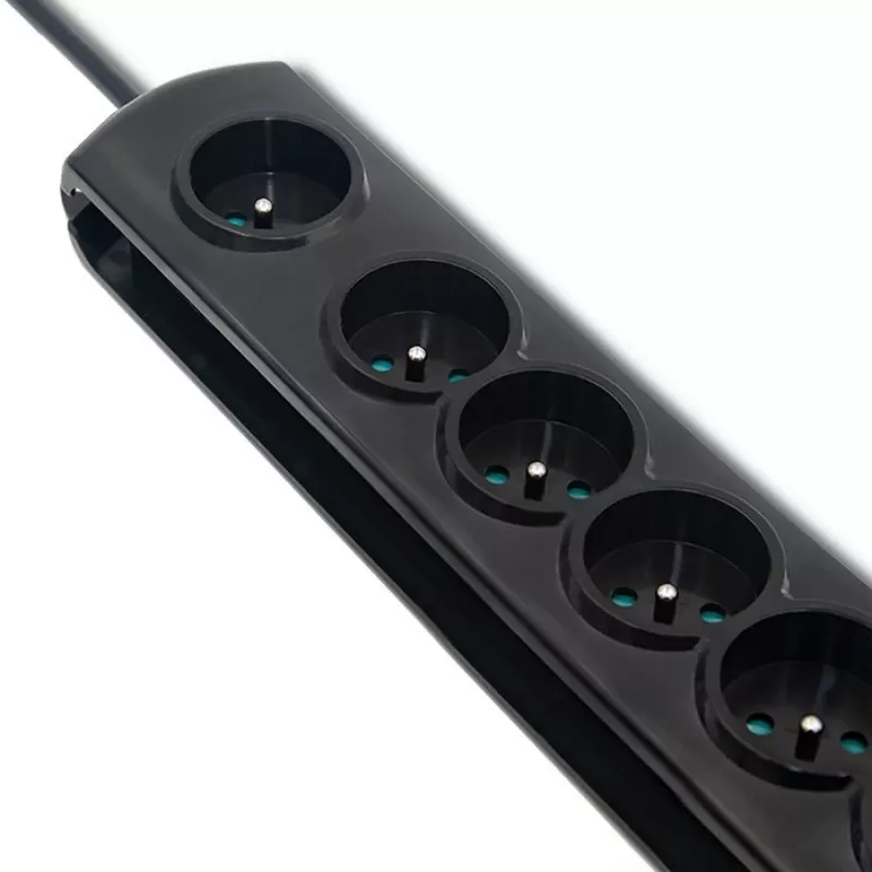 Proteção contra sobretensões Qoltec 50171 preto 7 tomadas AC 230V 1,5m