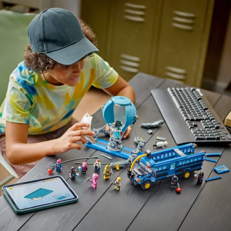 Brinquedo de construção LEGO Battle Bus 77073