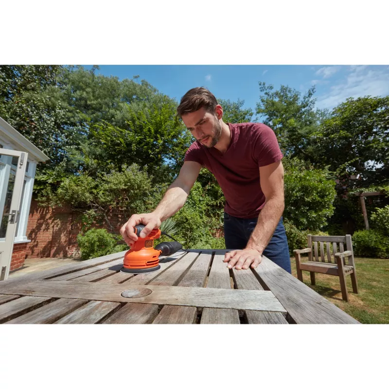 Black & Decker BEW210 lixadeira orbital 14000 rpm preto, laranja