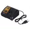 Motosserra DeWalt DCM565P1 — sem fios, lâmina 30 cm, bateria 5 Ah, depósito de óleo 0,12 L