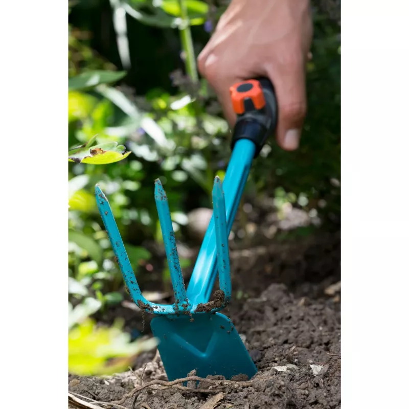 Gardena 08915-20 - Enxada de puxar - trapezoidal - aço - azul - preto/laranja (08915-20)