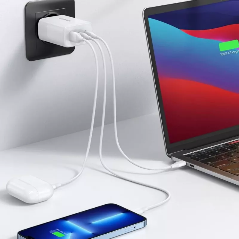 Carregador de parede UGREEN CD275 2× USB Type-C 65W Branco — Carregamento rápido Dual-USB-C 65W, entrada 100–240V