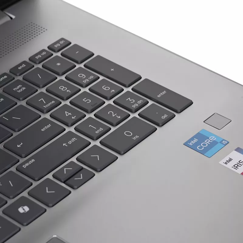 HP 17-CN3068CL i5 1334U 17.3 FHD AG 8GB SSD512 BT BLKB FPR Win11 Prateado (REPACK) 2Y