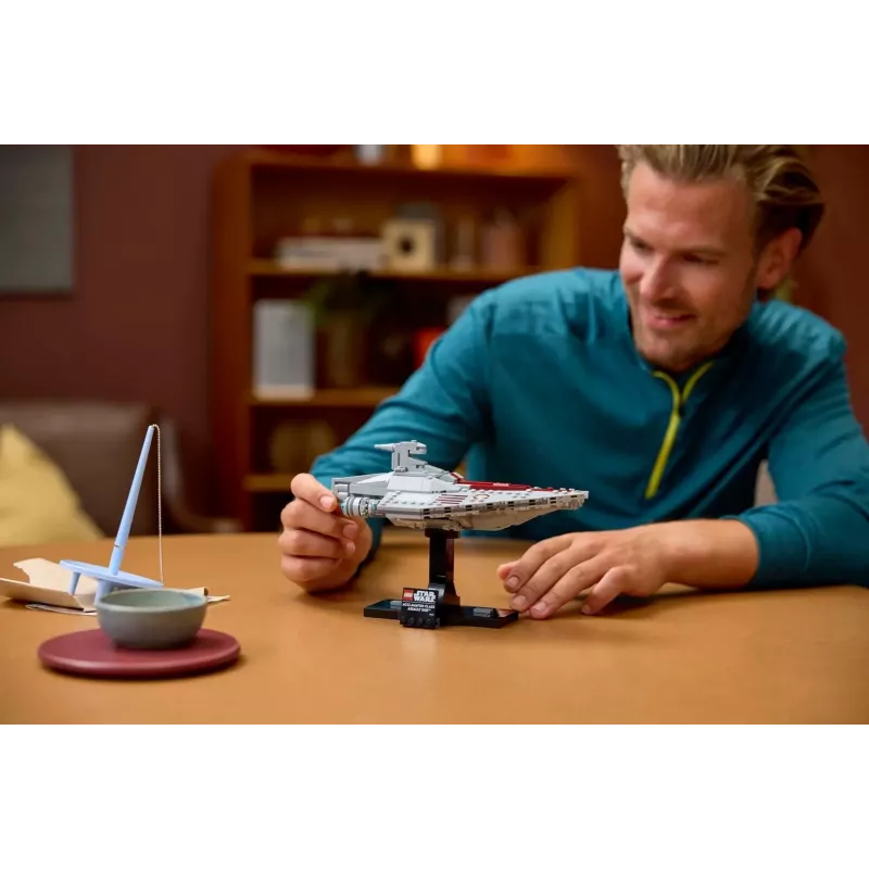 LEGO Star Wars conjunto Nave de assalto classe Acclamator 75404 — conjunto de construção, 450 peças, modelo de exposição 130×150×230 mm