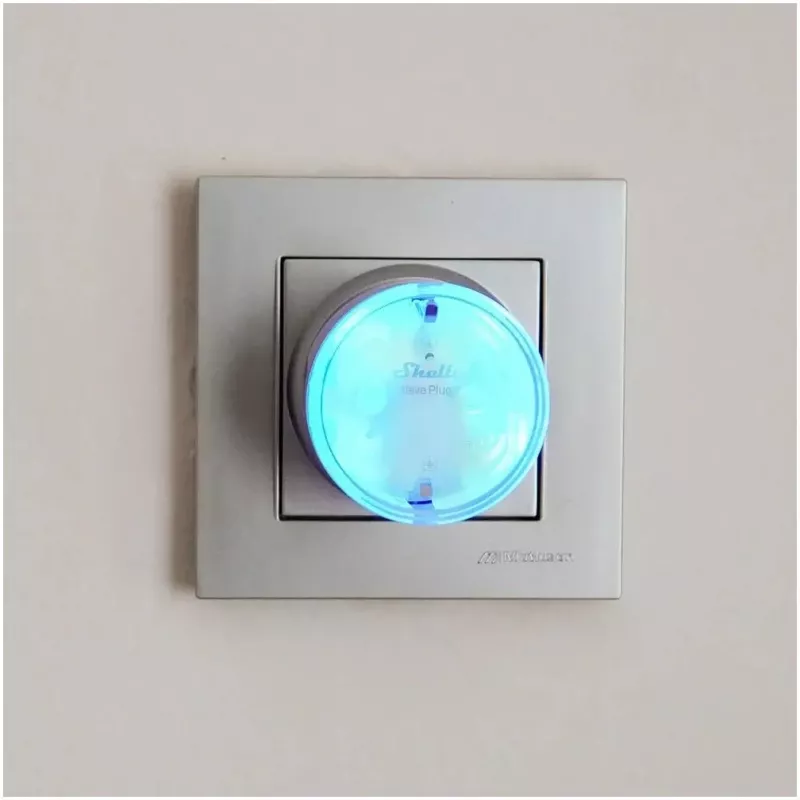 Tomada inteligente Shelly Wave Plug S Z-Wave 800 preto — tomada inteligente Z-Wave 800, 230 V/12 A, 2500 W, medição de potência